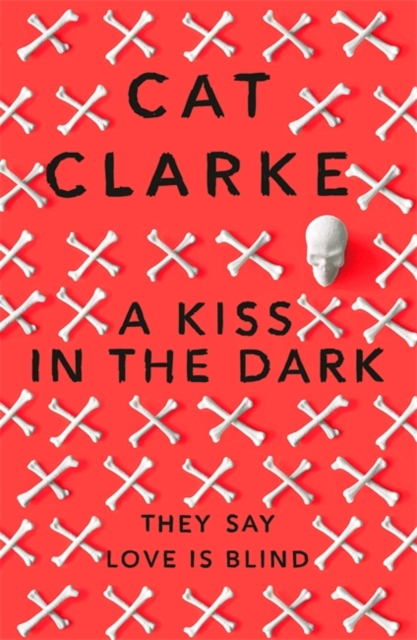 A Kiss in the Dark - 9781780870472