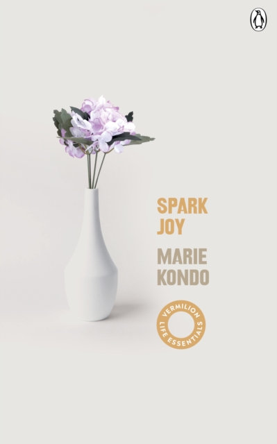 Spark Joy : An Illustrated Guide to the Japanese Art of Tidying - 9781785043499